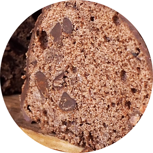 `しっとりチョコ生地にチョコチップ