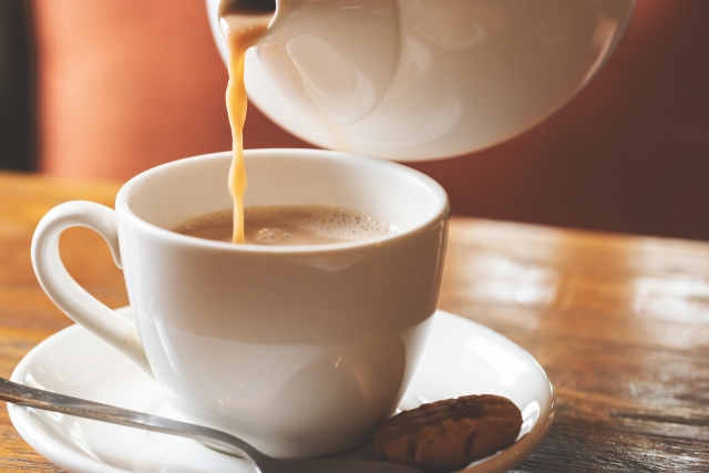 カフェオレ カフェラテに含まれるカフェイン量はどれぐらい Inic Coffee イニック コーヒー をはじめ おしゃれなギフトを揃えたお店